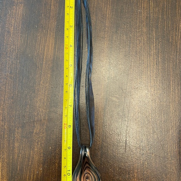 Glass pendant teardrop necklace - Picture 9 of 9